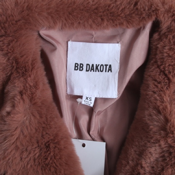 BB DAKOTA MAUVE FAUX FUR COAT XS - Picture 3 of 3
